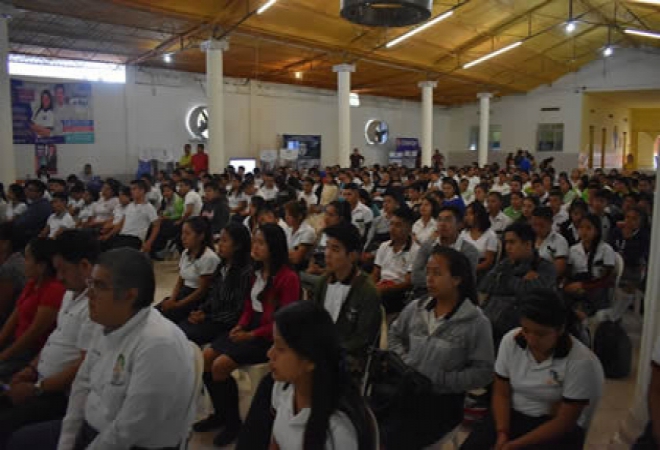 Feria Profesiográfica Organizada por el INJUVE...