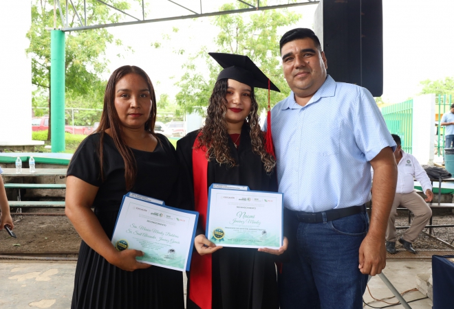 ¡CECYTE SLP celebra la graduación del Plantel...
